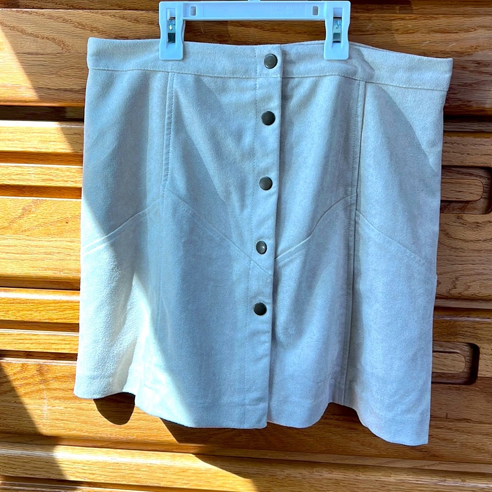 She + Sky cream mini skirt, about 16” length, Size L